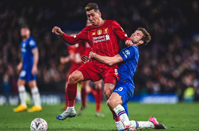 詹姆斯关键时刻稳住全队