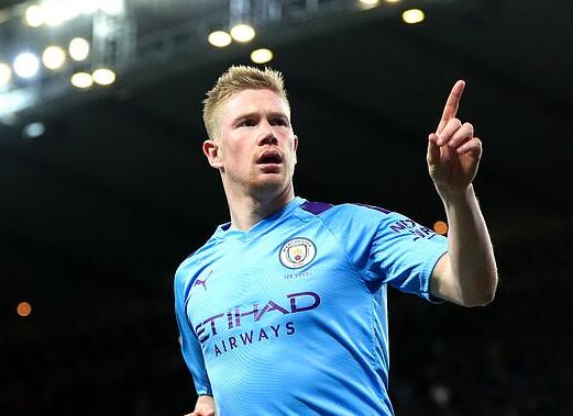 率领球队晋级亚洲杯正赛，新加坡临时主帅加文-李转正