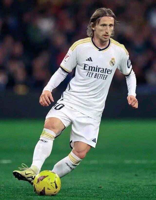 米体：国米计划在冬窗引进热那亚边后卫诺顿-库菲，外租恩里克