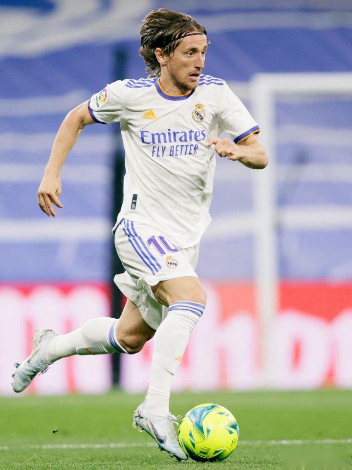 曼联迎战西汉姆联：德利赫特缺阵，阿莫林调整阵容